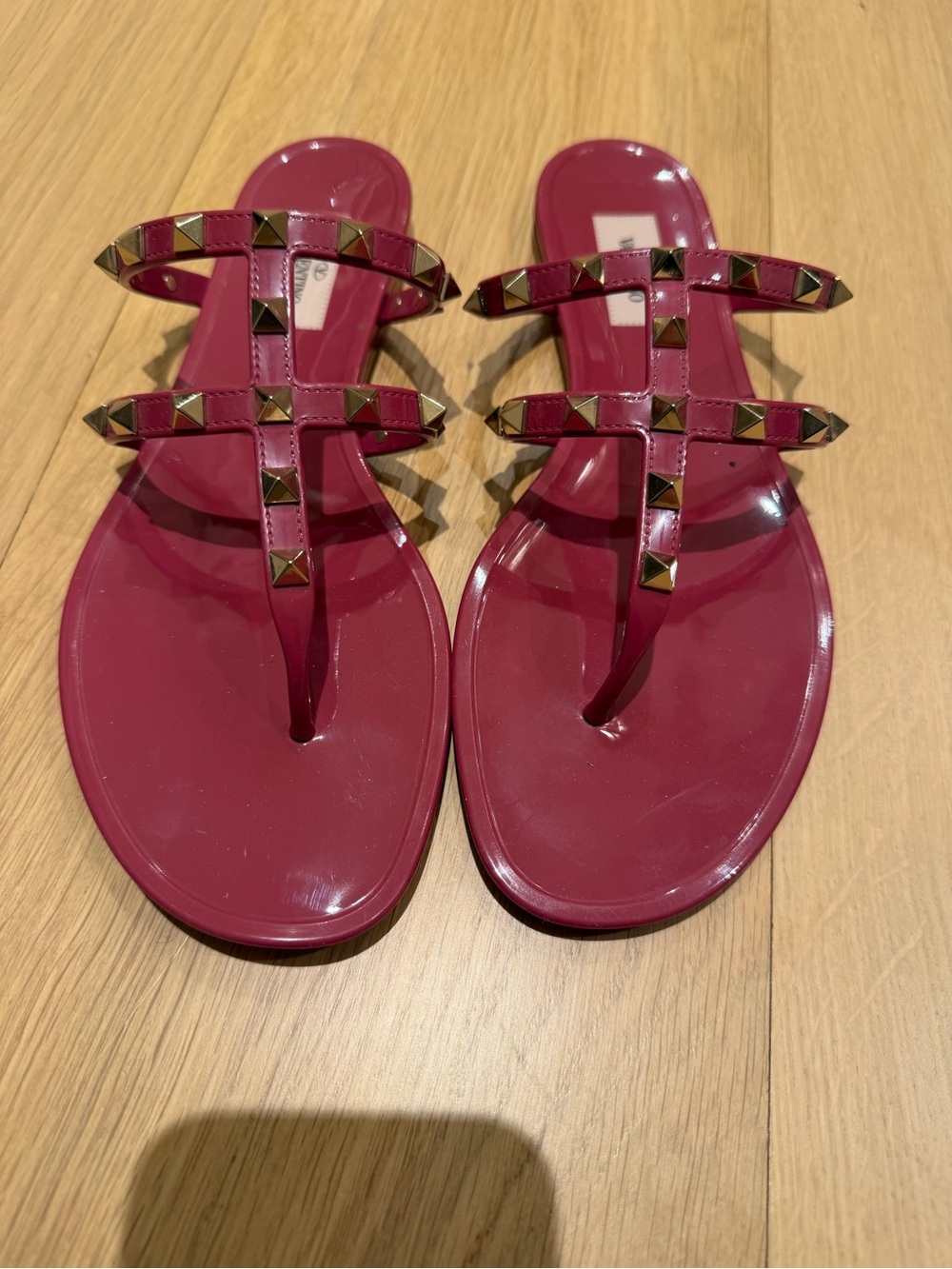 Valentino Fuchsia Patent Rockstud T-Strap Sandals